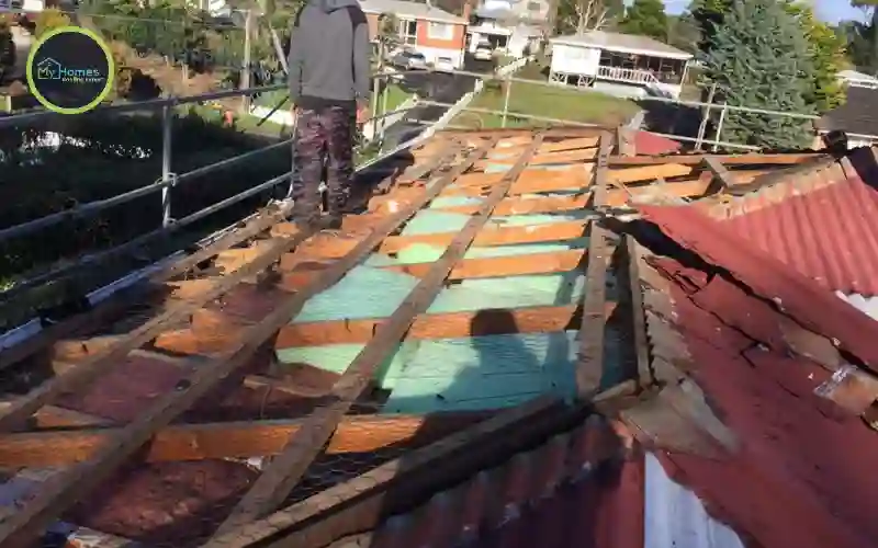 Auckland emergency roofer temporary waterproofing tarp