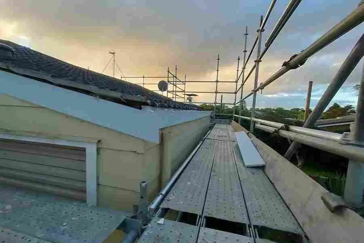 Metal Roofing in Auckland — Profiles, Colours and Lifespan