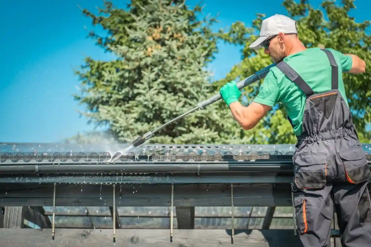 Moss treatment application roof Auckland Moss treatment application roof Auckland