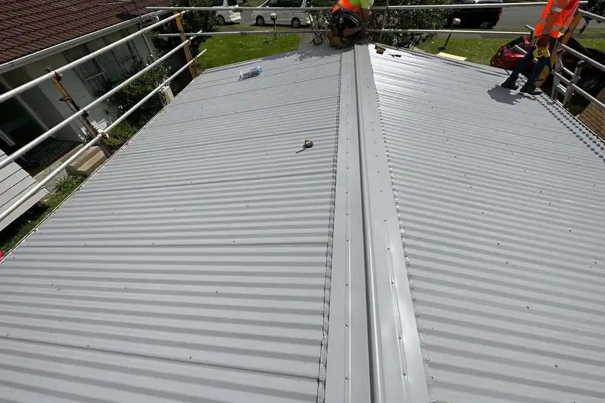 Securing lifted roof sheet Auckland Securing lifted roof sheet Auckland